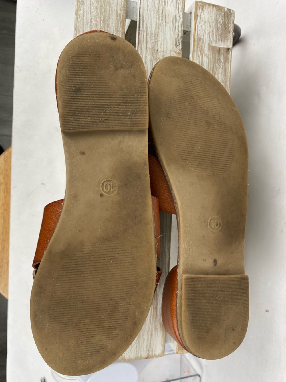 Cynthia Rowley Fiona brown cross-strap studded sandals women’s size 10. - Picture 11 of 11